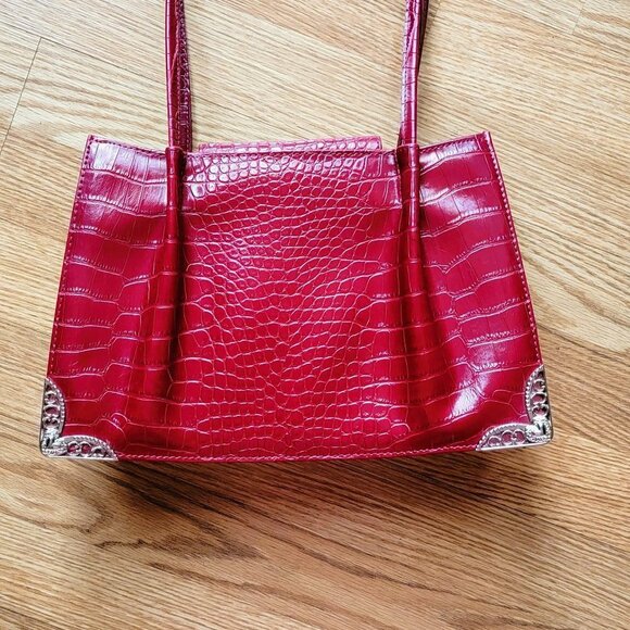 Red Crocodile Tote Shoulder Handbag with Silver Heart Corners - Picture 2 of 4